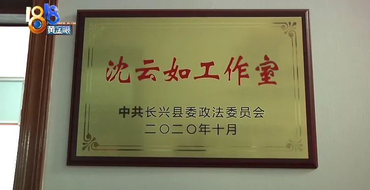 DƬ